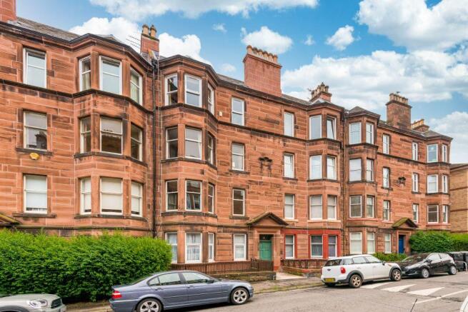 1 bed property, in 11/4 Piershill Terrace, £250,000