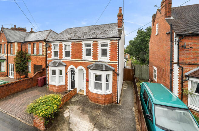 3 bed property, in Recreation Road, £525,000