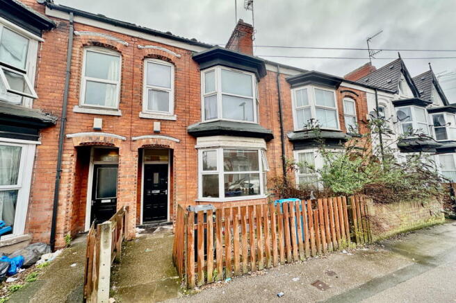 5 bed property, in May Street, £120,000