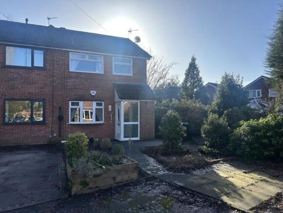 3 bed property, in Hillingdon Close, £215,000
