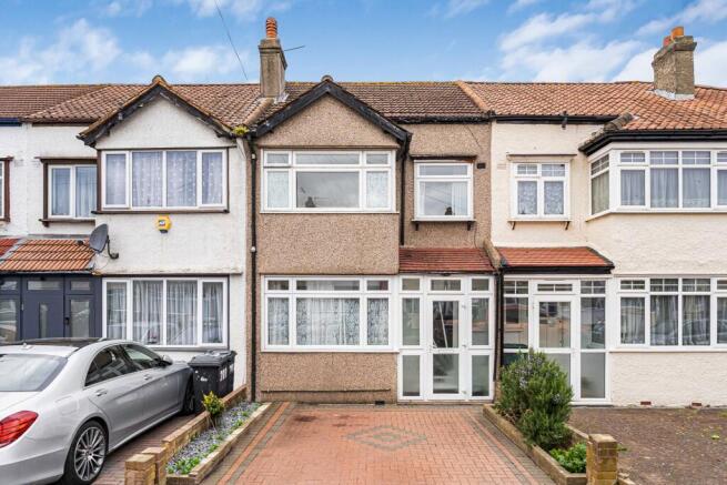 3 bed property, in Galpins Road, £425,000