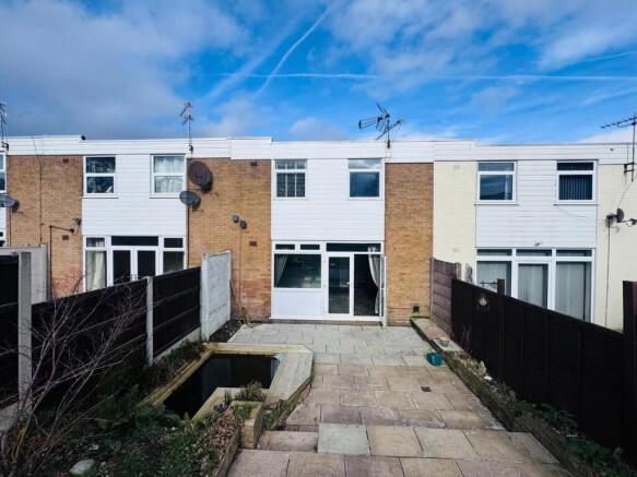 3 bed property, in Collingwood Close, £215,000