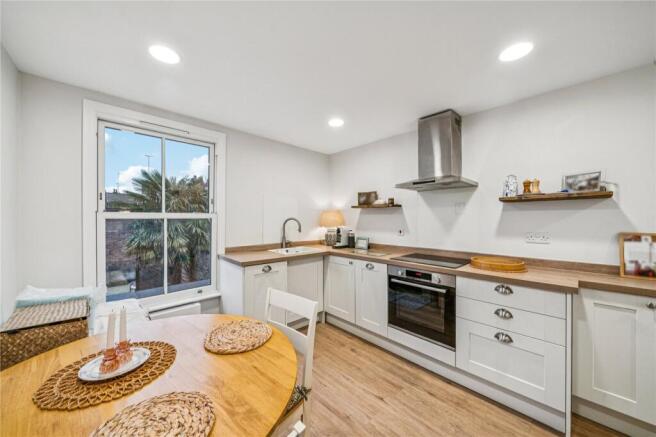 1 bed property, in Eland Road SW11, £530,000