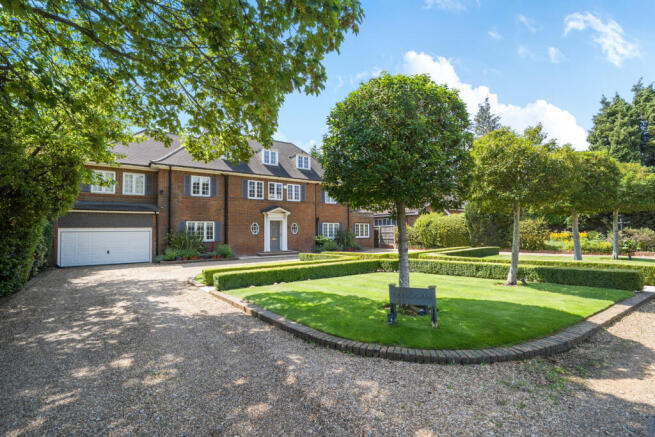 6 bed property, in Priory Drive, £3,995,000
