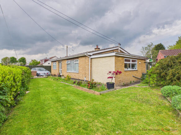 5 bed property, in Ferry Lane, £425,000