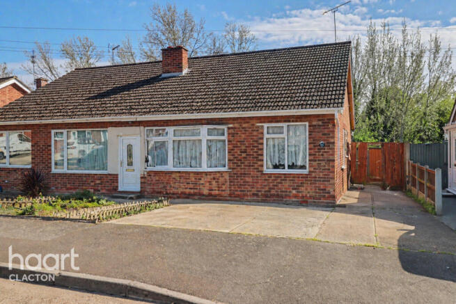 2 bed property, in Ramplings Avenue, £190,000