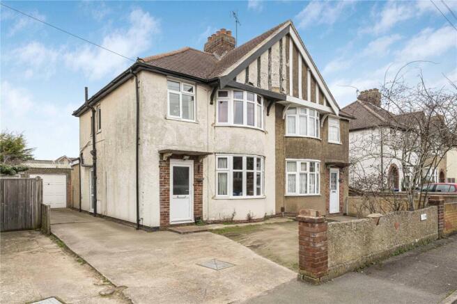 3 bed property, in Langley Close, £550,000