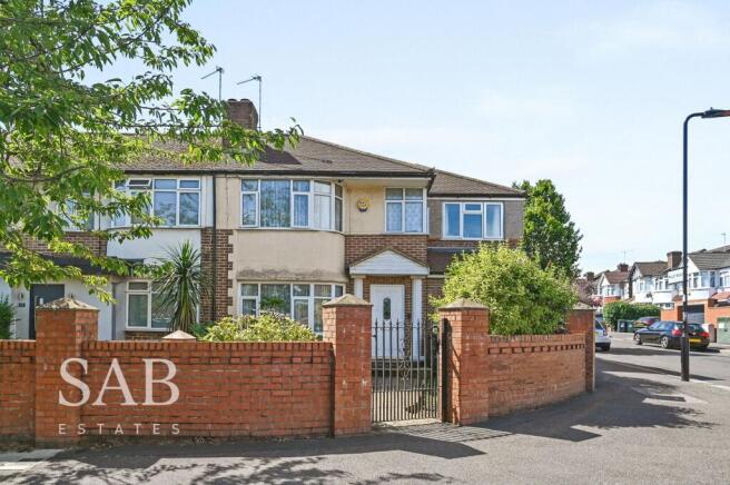3 bed property, in Ferrymead Avenue, £625,000