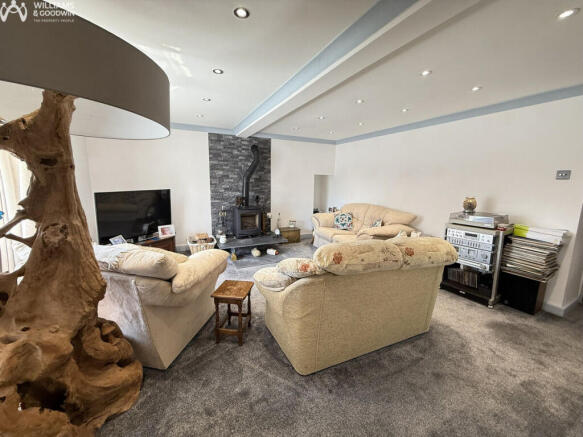 8 bed property, in Penysarn, £399,950