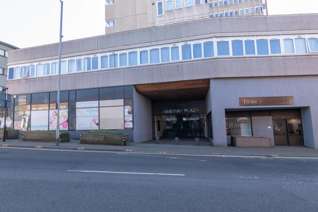2 bed property, in Bridge Street, £80,000