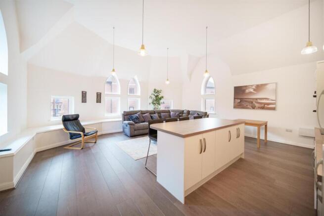 2 bed property, in St. Peters Hall, £330,000