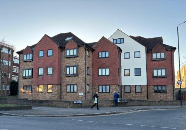 1 bed property, in Flat 2 Burniston Court, £60,000