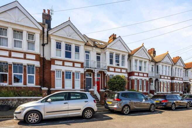 4 bed property, in Tivoli Crescent, £800,000