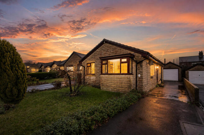2 bed property, in Horseshoe Avenue, £290,000
