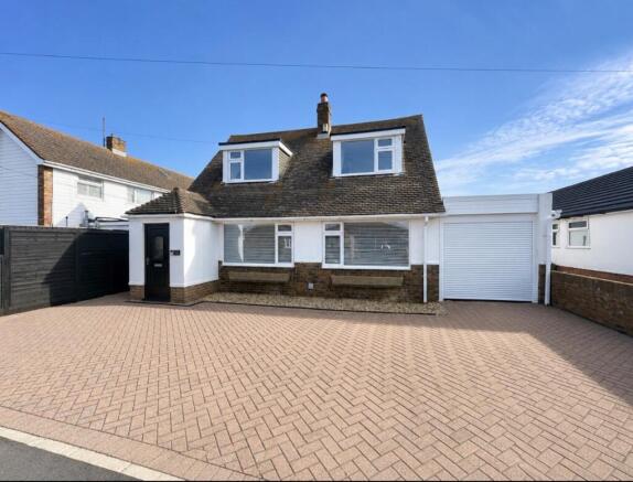 4 bed property, in Arundel Road, £499,950