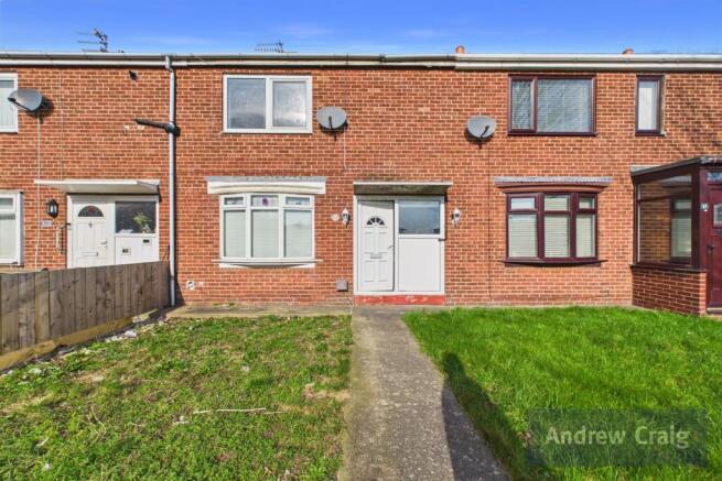 2 bed property, in Simpson Close, £95,000