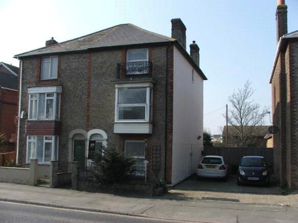 3 bed property, in Fairlee Road, £260,000