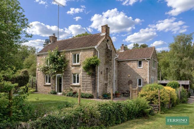 4 bed property, in Little Drybrook, £700,000