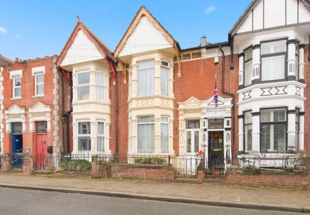 3 bed property, in Montague Road, £290,000