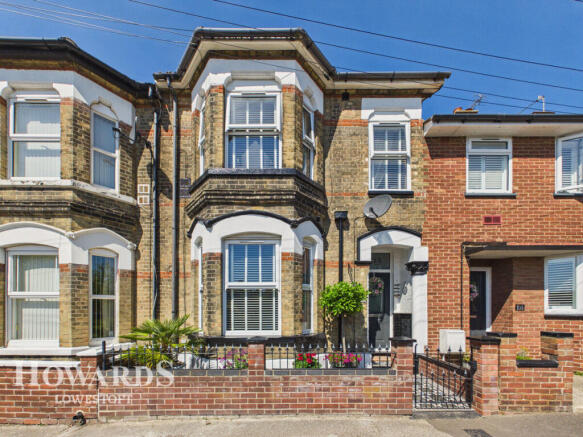 3 bed property, in Clapham Road Central, £230,000