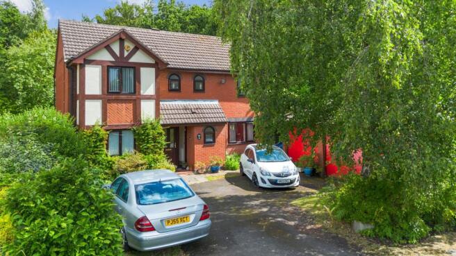 4 bed property, in Ridgebourne Close, £470,000