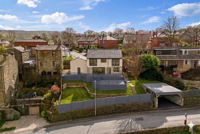 5 bed property, in Rose View, £425,000