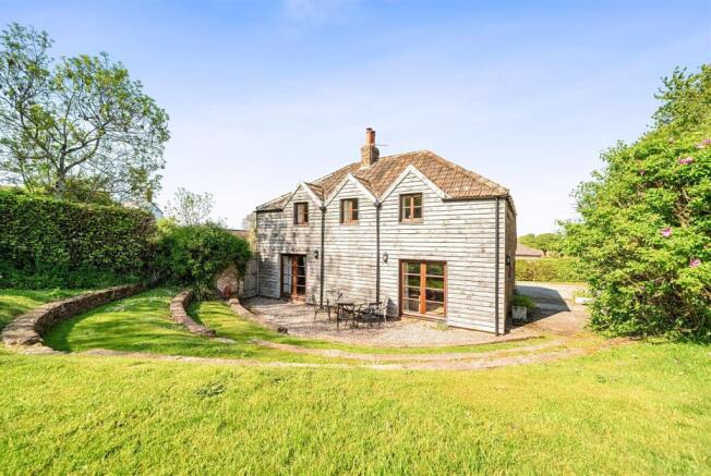 4 bed property, in Hockpitt Lane, £650,000
