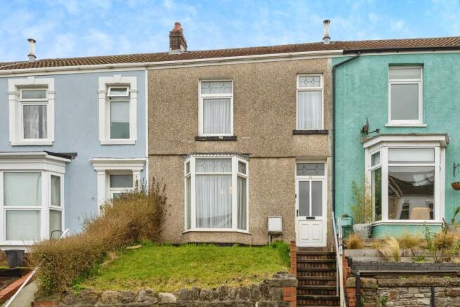 3 bed property, in Coedsaeson Crescent, £190,000