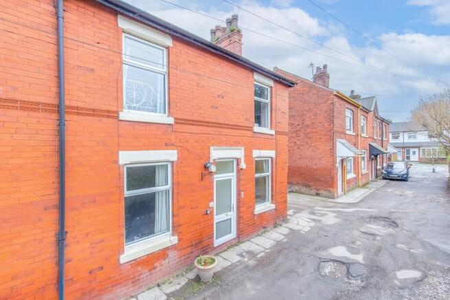 3 bed property, in West View, £199,950