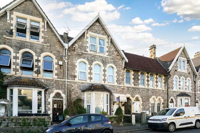 9 bed property, in Longton Grove Road, £450,000