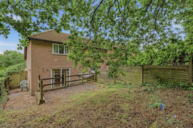 1 bed property, in Daffodil Court, £160,000