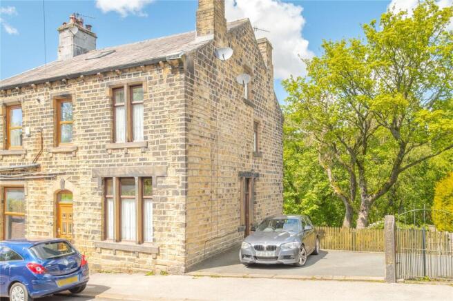4 bed property, in Brougham Road, £225,000