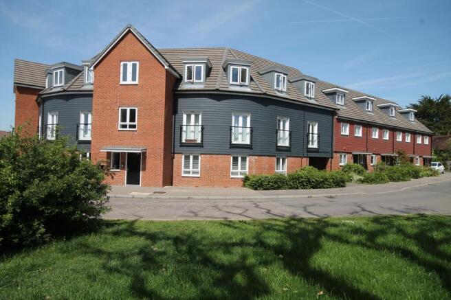 1 bed property, in Goldcrest Drive, £260,000