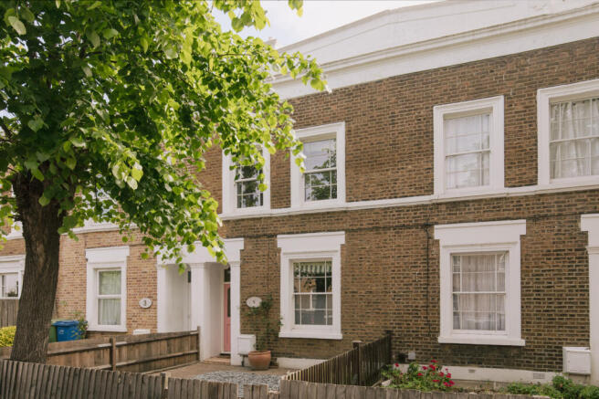 2 bed property, in Peckham Hill Street, £825,000