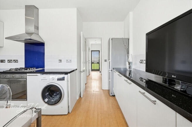 2 bed property, in Wapping Wall, £650,000