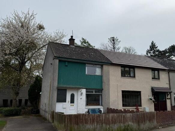 2 bed property, in Napier Road, £93,000