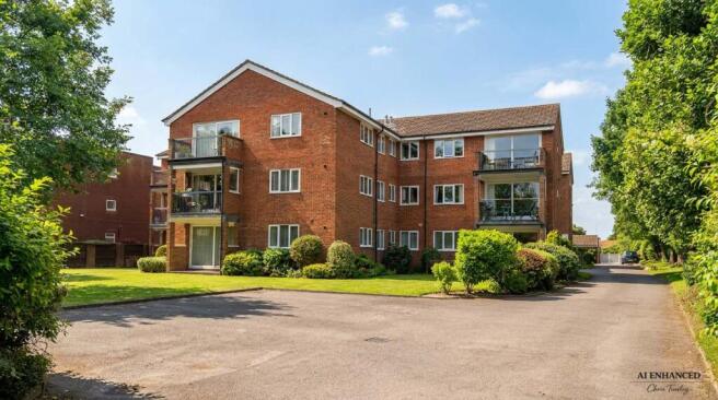 3 bed property, in Argyle Road, £180,000