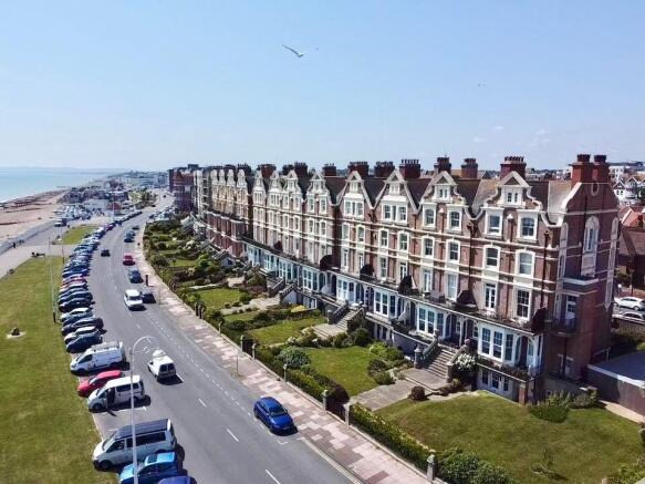 2 bed property, in Knole Road, £480,000