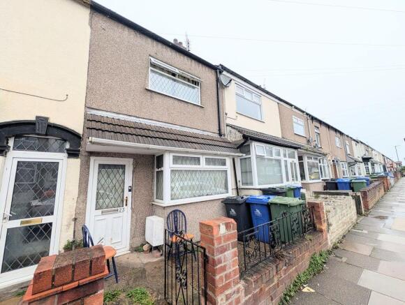 3 bed property, in College Street, £95,000