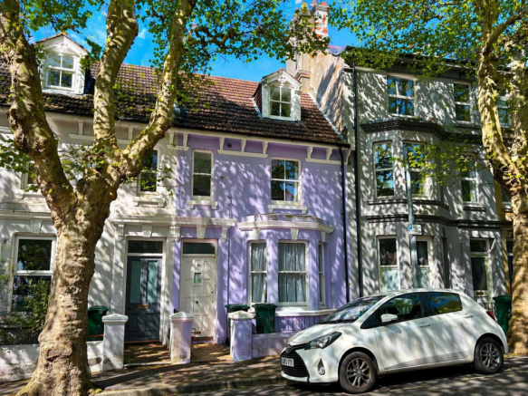 4 bed property, in Clyde Road, £575,000