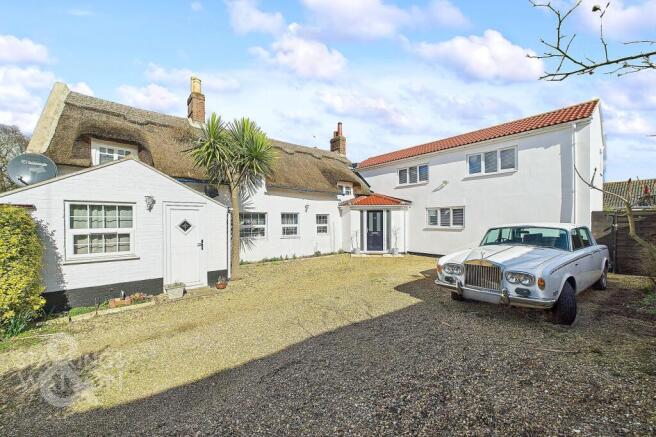 4 bed property, in Mill Road, £425,000