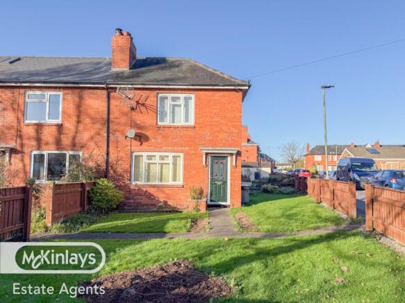 2 bed property, in Willand, £182,000