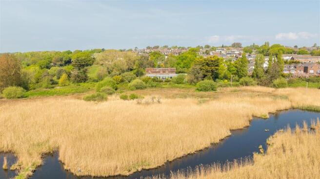 7 bed property, in Station Road, £995,000