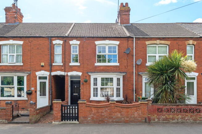2 bed property, in Farndish Road, £235,000