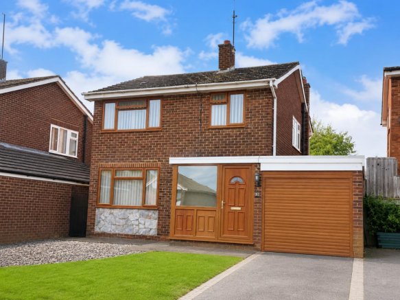3 bed property, in Rennishaw Way, £259,995