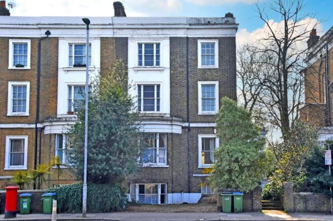 8 bed property, in Shooters Hill Road, £2,500,000