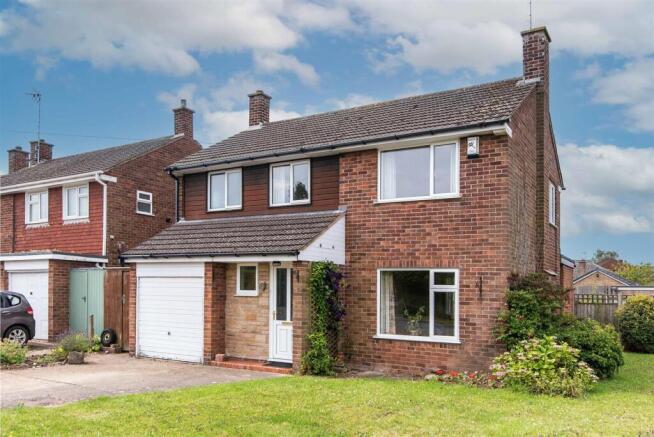 3 bed property, in Nicker Hill, £385,000