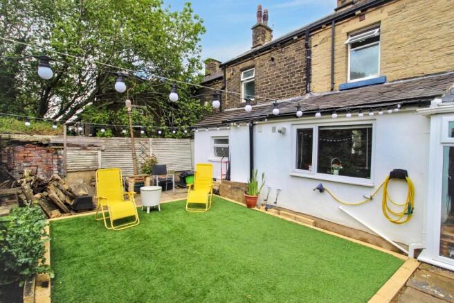 3 bed property, in Pleasant Street, £180,000