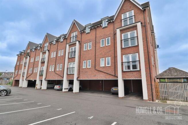 2 bed property, in Verdon Court, £145,000