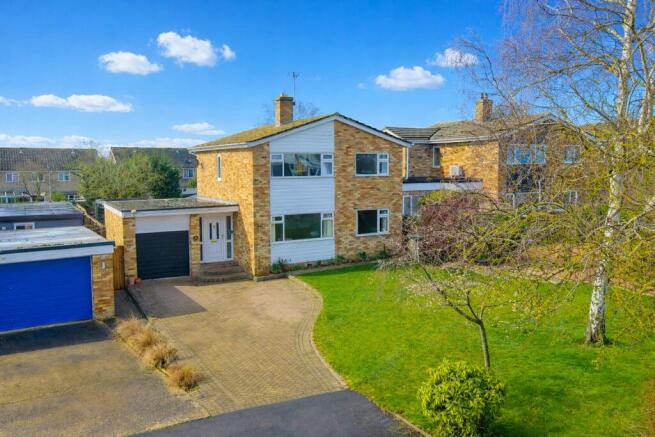 4 bed property, in Beldams, £475,000